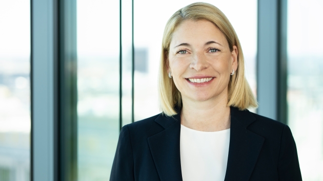 Bahn findet Nachfolgerin für Dr. Richard Lutz, DB-Regio-Chefin Evelyn Palla übernimmt - Evelyn Palla - Quelle: Deutsche Bahn AG / Hans-Christian Plambeck